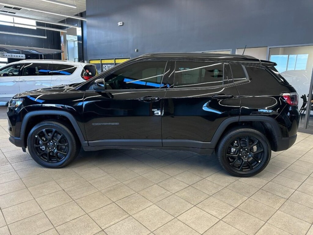 New 2026 Jeep Compass Latitude 4x4 Sport Utility