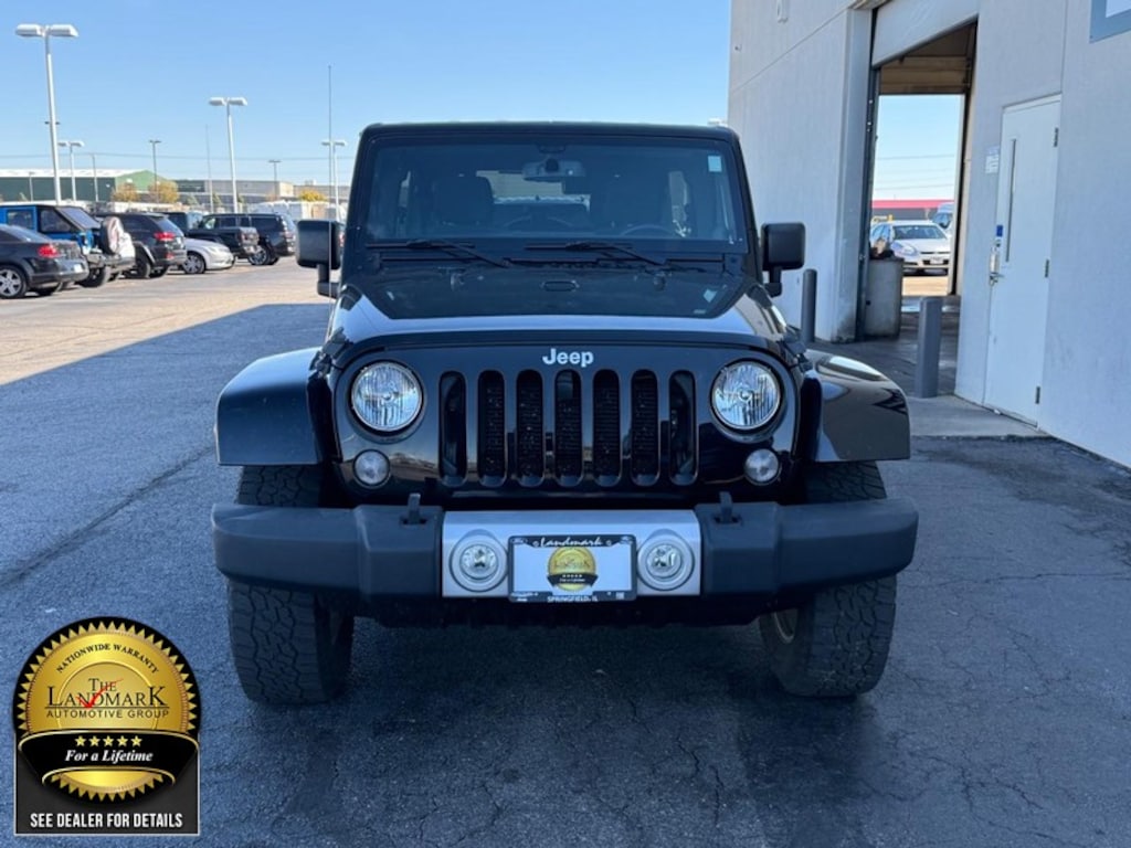 Used 2014 Jeep Wrangler Unlimited 4WD 4dr Sahara SUV