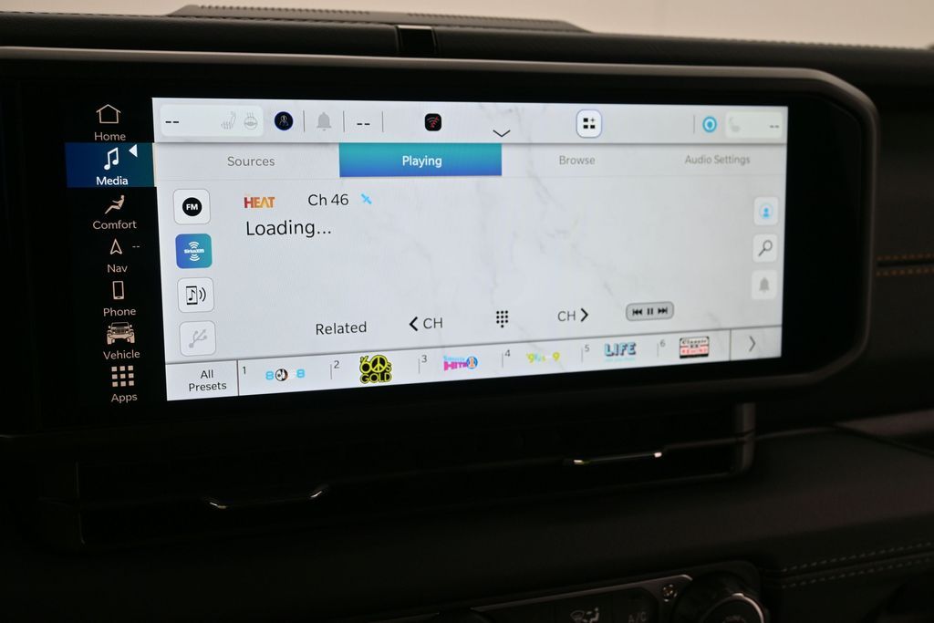 2026 Jeep Wrangler 4-Door Sahara - Photo 10