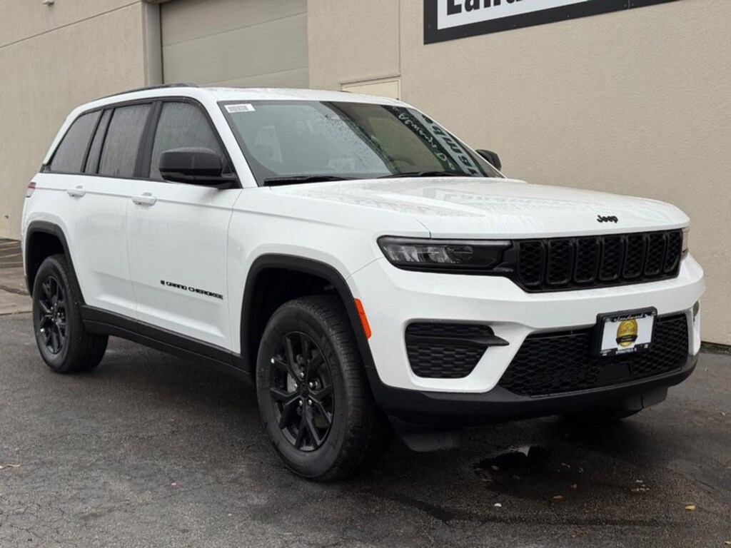 New 2025 Jeep Grand Cherokee Laredo 4x4 Sport Utility