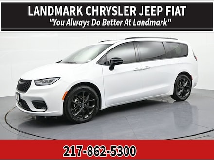 2026 Chrysler Pacifica Limited Passenger Van