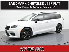 2026 Chrysler Pacifica Limited Passenger Van