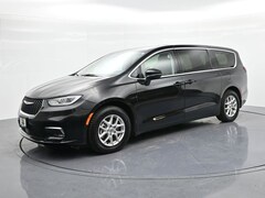 New 2023 Chrysler Pacifica for Sale in Springfield IL