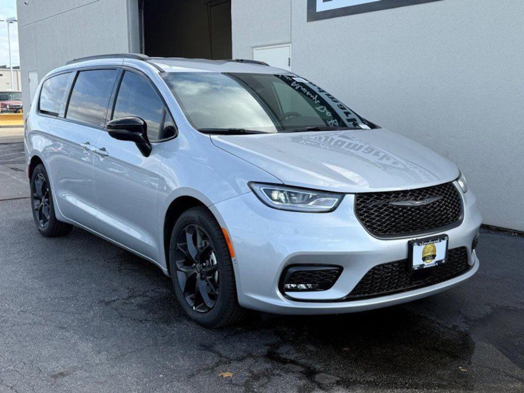 New 2026 Chrysler Pacifica Select Passenger Van