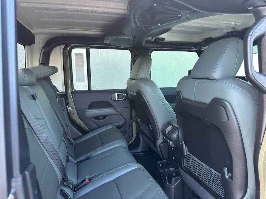 New 2025 Jeep Gladiator Mojave Pickup