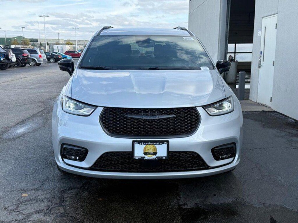 New 2026 Chrysler Pacifica Select Passenger Van