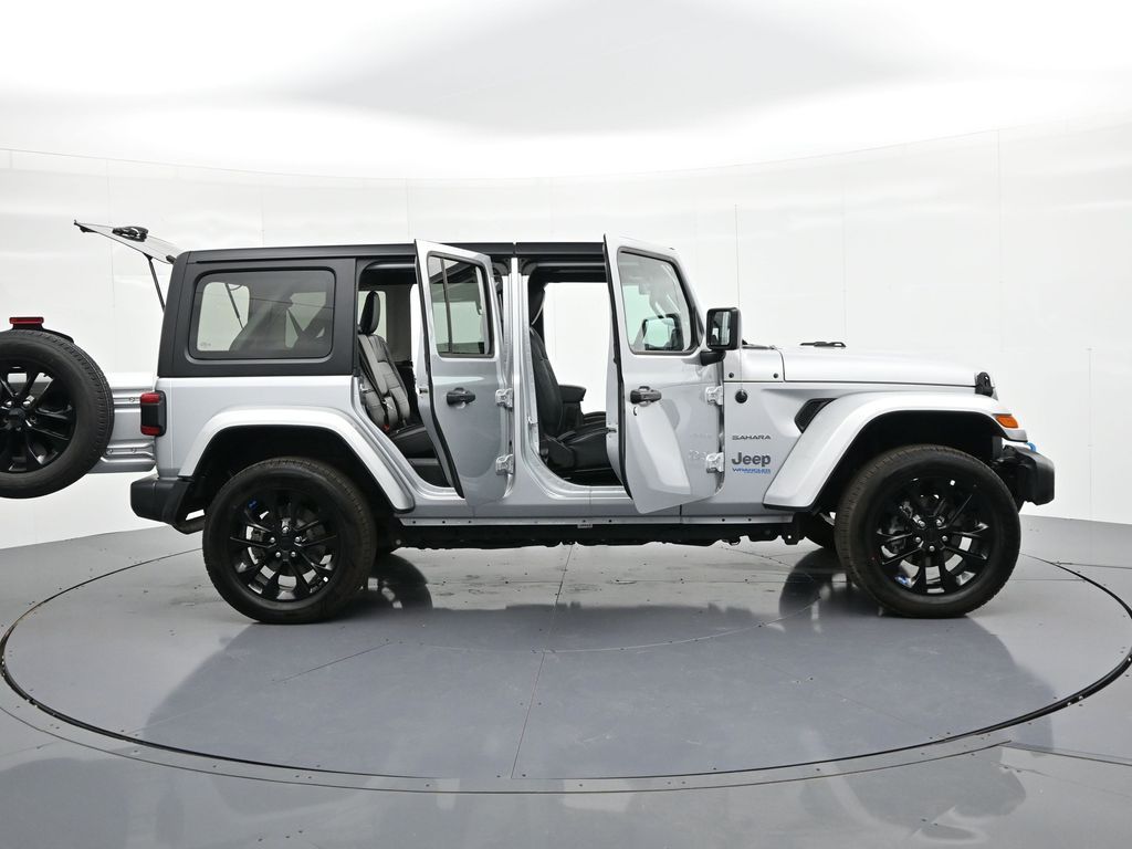 2022 Jeep Wrangler Unlimited Sahara 4XE - Photo 30