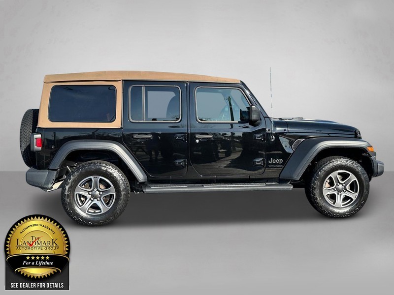 Used 2020 Jeep Wrangler Unlimited Black and Tan with VIN 1C4HJXDG2LW206647 for sale in Springfield, IL