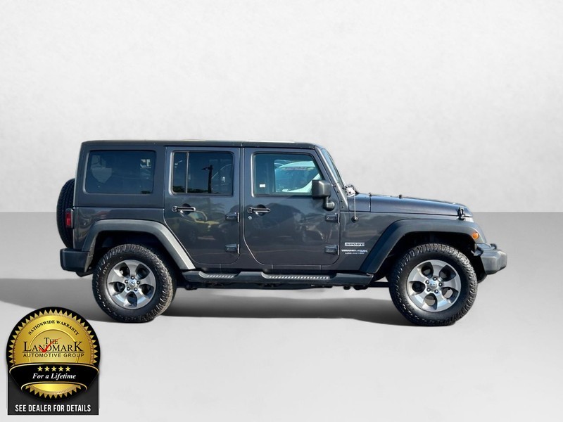 Used 2018 Jeep Wrangler JK Unlimited Sport S with VIN 1C4BJWDG2JL878819 for sale in Springfield, IL