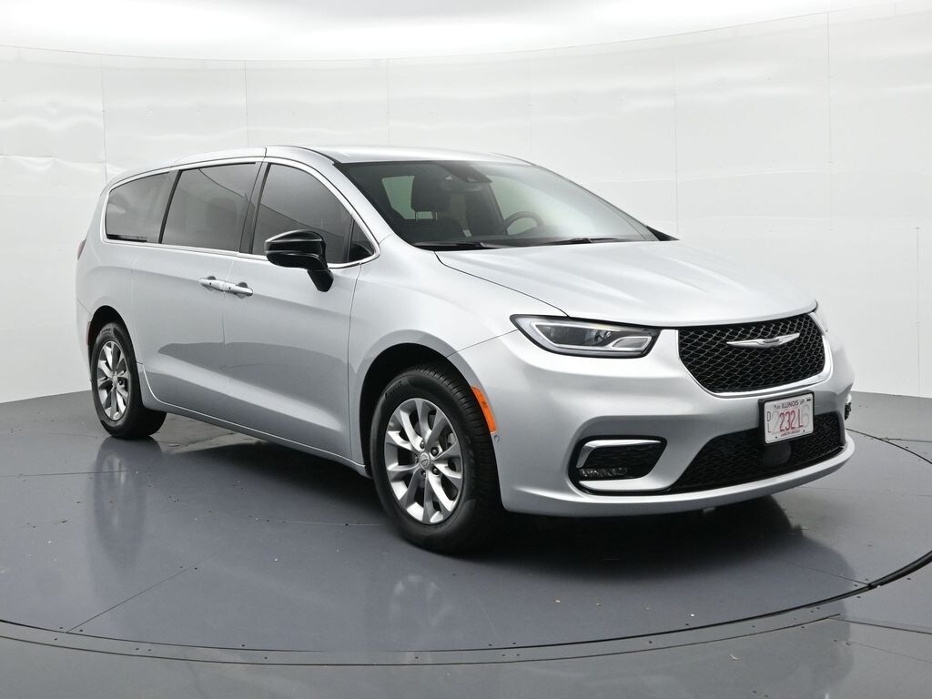 New 2026 Chrysler Pacifica Select Passenger Van