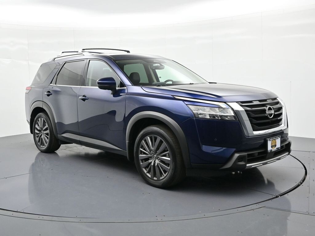 Used 2024 Nissan Pathfinder SL SUV