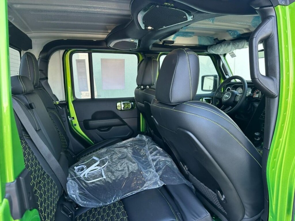 New 2025 Jeep Gladiator Sport S Pickup