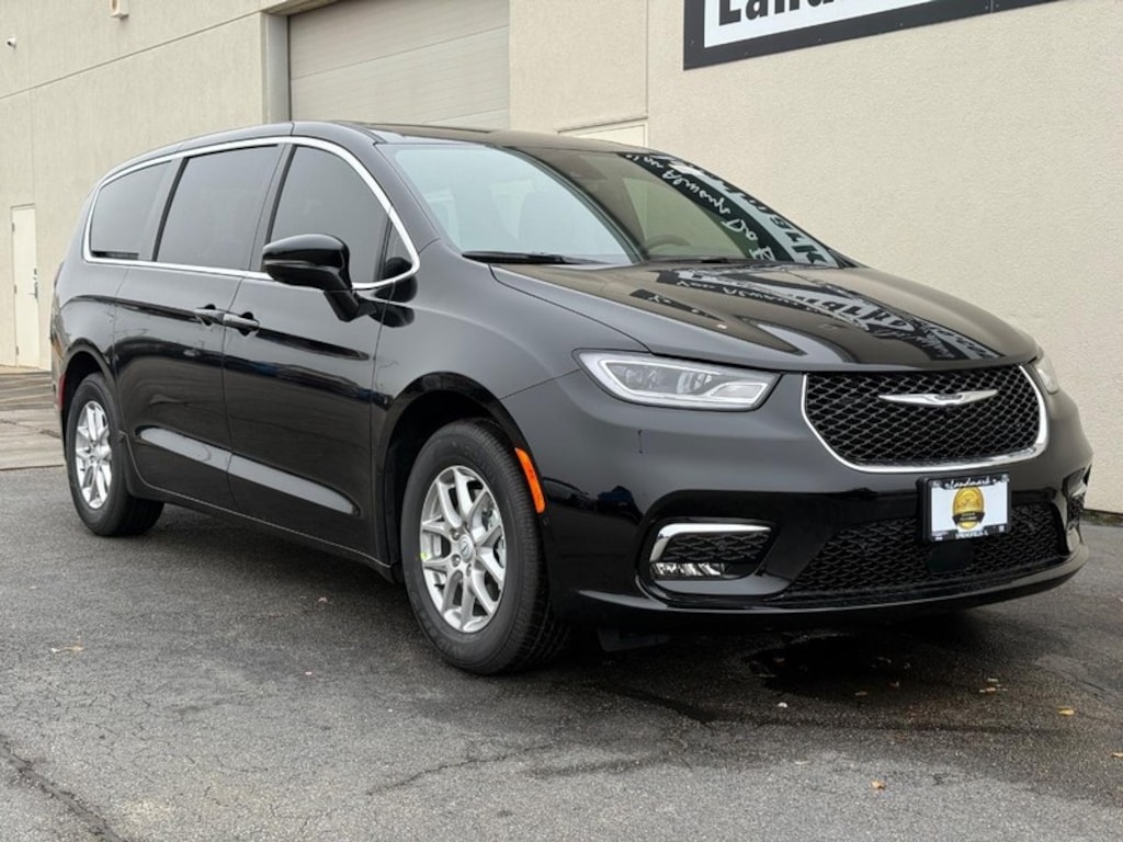 New 2026 Chrysler Pacifica Select FWD Passenger Van