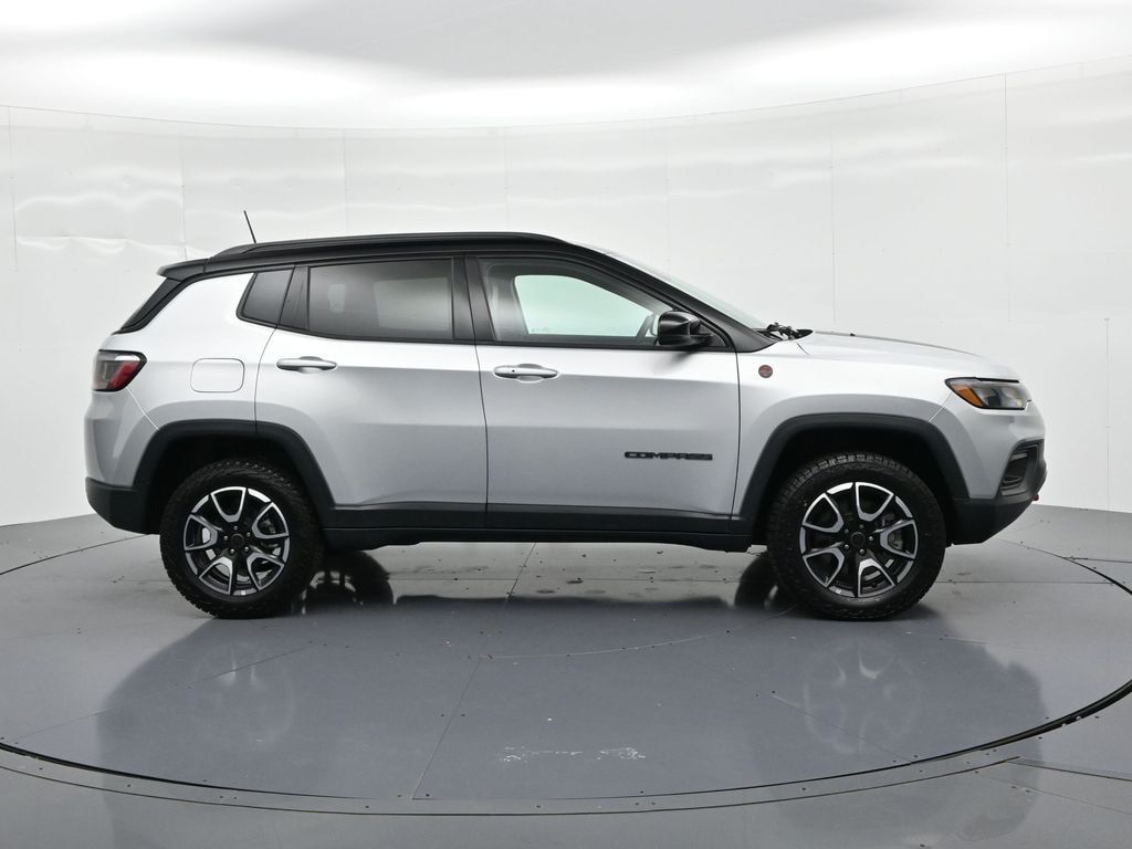 Used 2025 Jeep Compass Trailhawk SUV