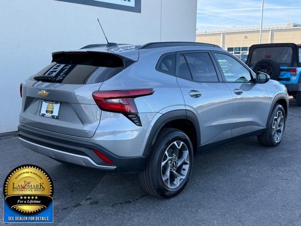 Used 2025 Chevrolet Trax FWD 4dr LT SUV