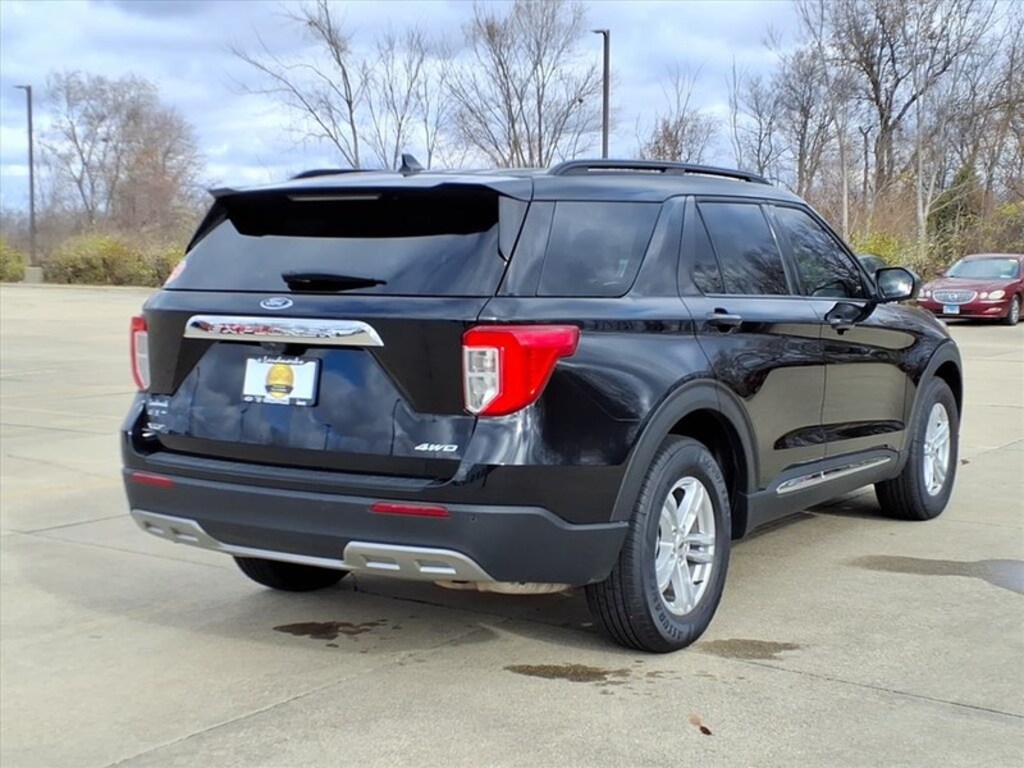 Used 2024 Ford Explorer XLT 4WD SUV