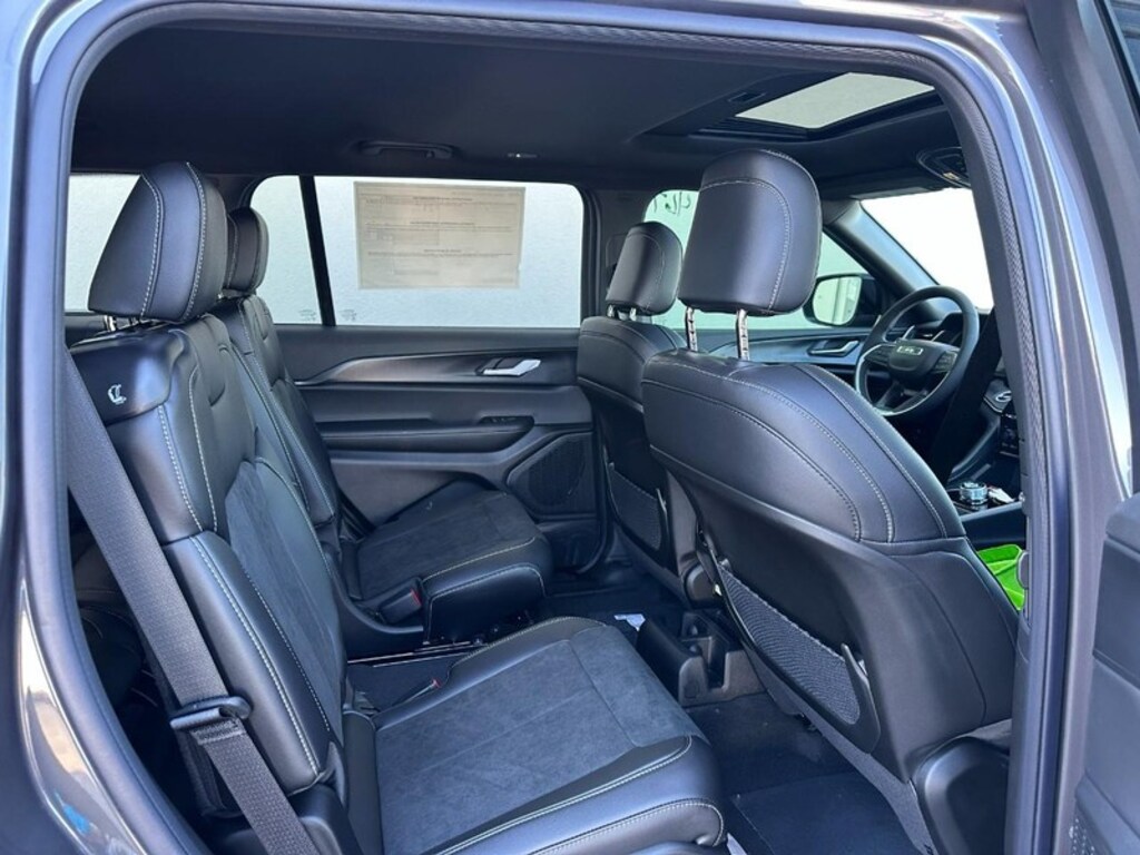 New 2025 Jeep Grand Cherokee L Altitude X 4x4 Sport Utility