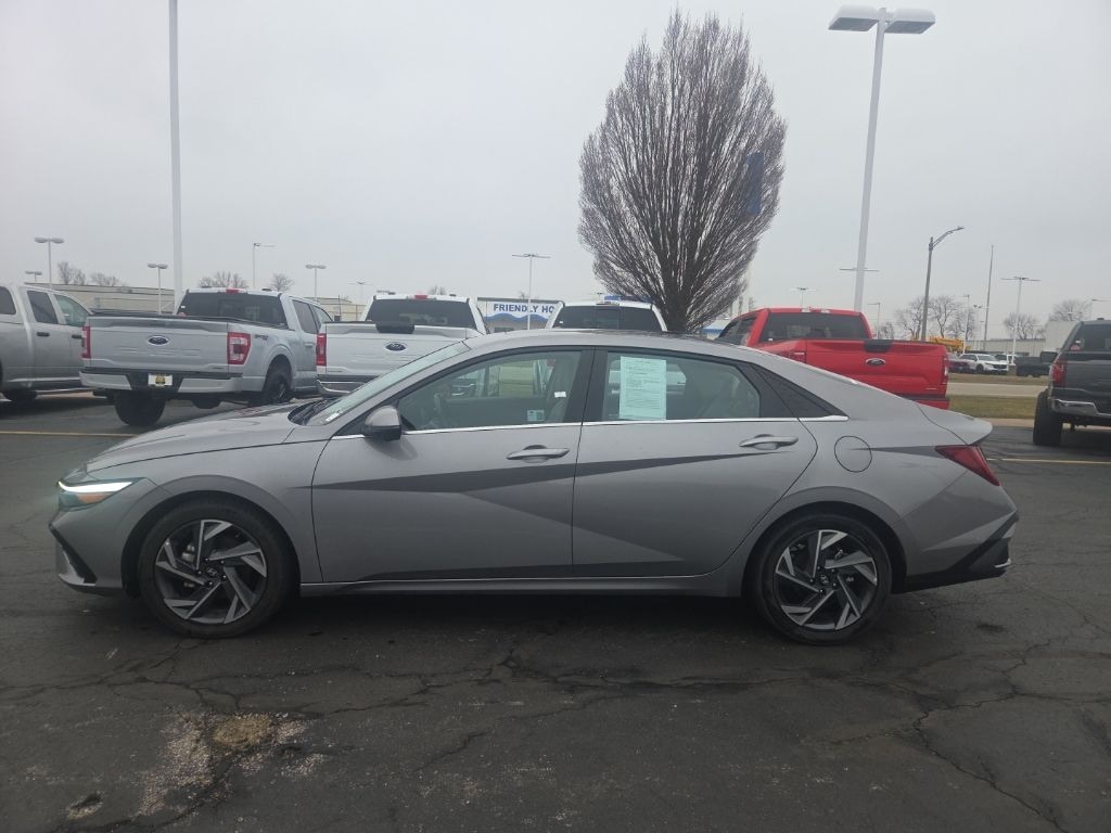 Used 2024 Hyundai Elantra Limited Sedan