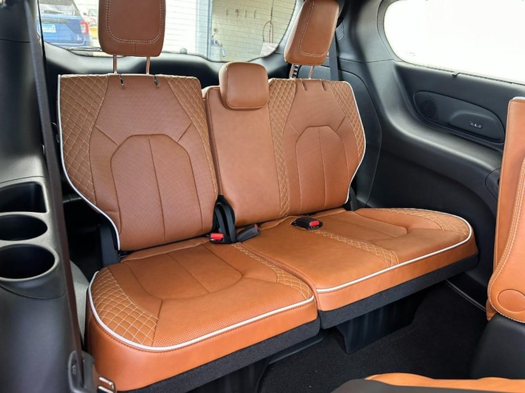 New 2026 Chrysler Pacifica Pinnacle FWD Passenger Van