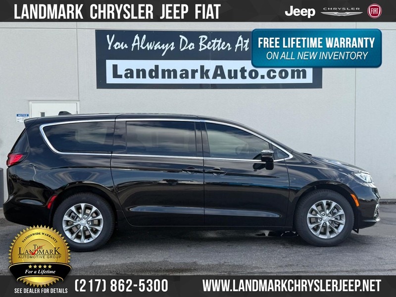 2026 Chrysler Pacifica Select's photo
