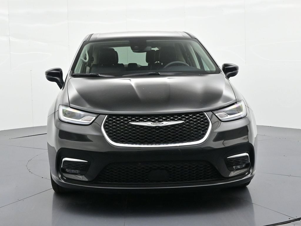 Used 2023 Chrysler Pacifica Touring L Minivan/Van