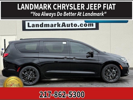 2026 Chrysler Pacifica Limited Passenger Van