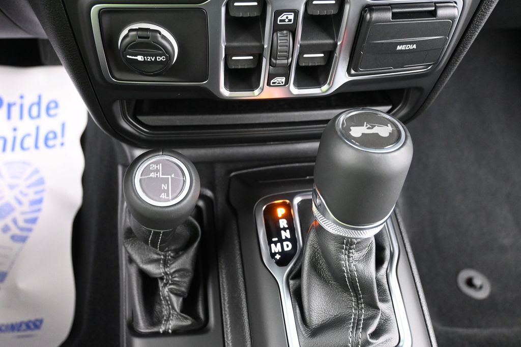 2026 Jeep Wrangler 4-Door Sahara - Photo 12