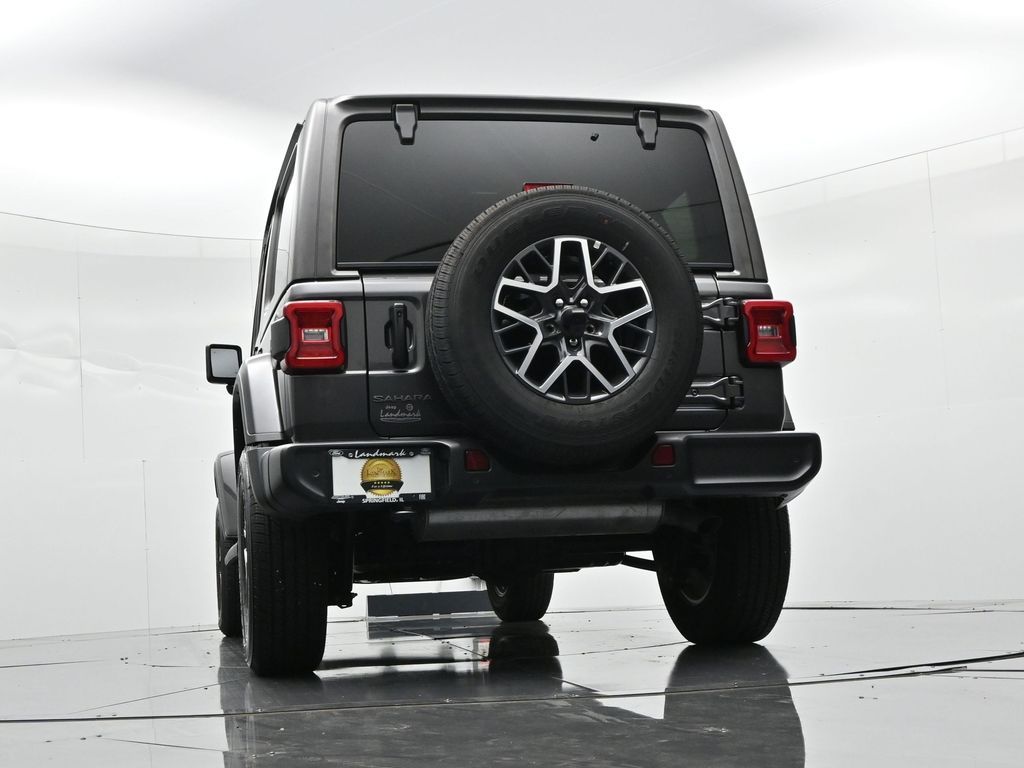 2026 Jeep Wrangler 4-Door Sahara - Photo 19