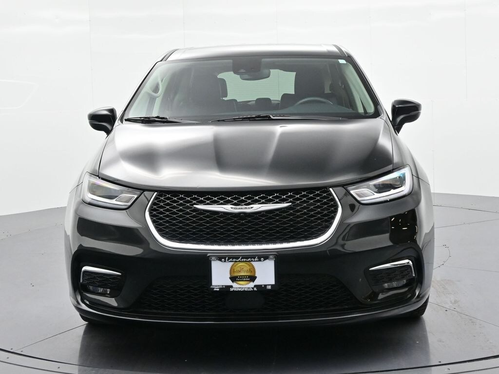 Used 2023 Chrysler Pacifica Touring L Minivan/Van