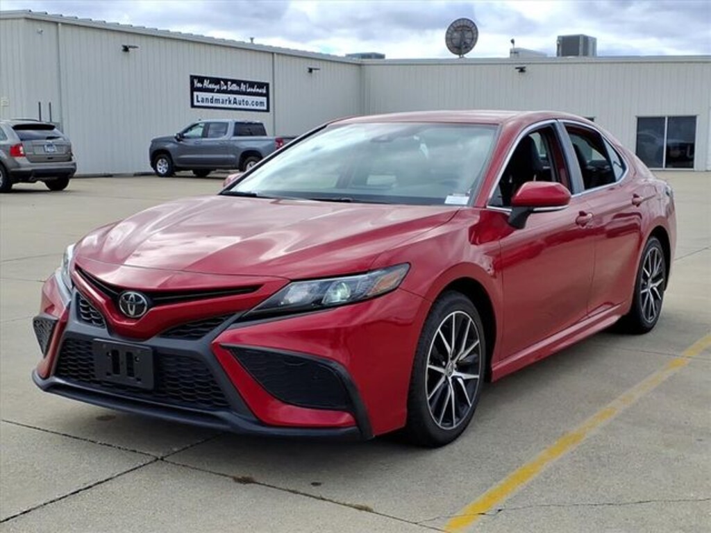 Used 2023 Toyota Camry SE Sedan