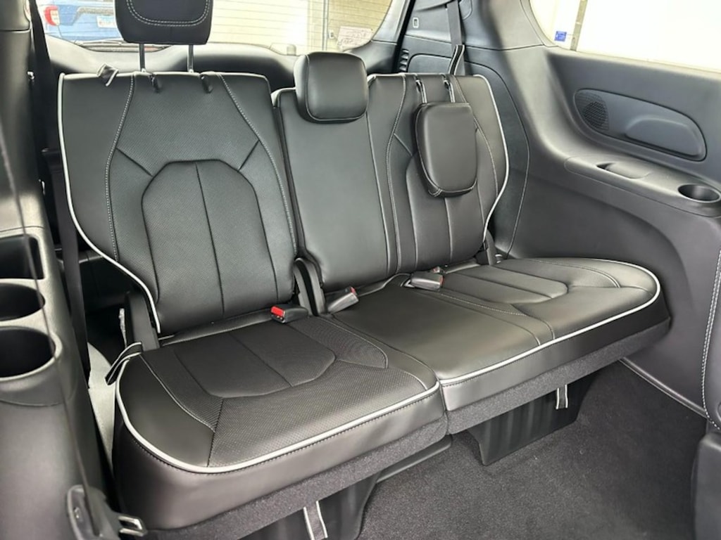 New 2026 Chrysler Pacifica Limited AWD Passenger Van