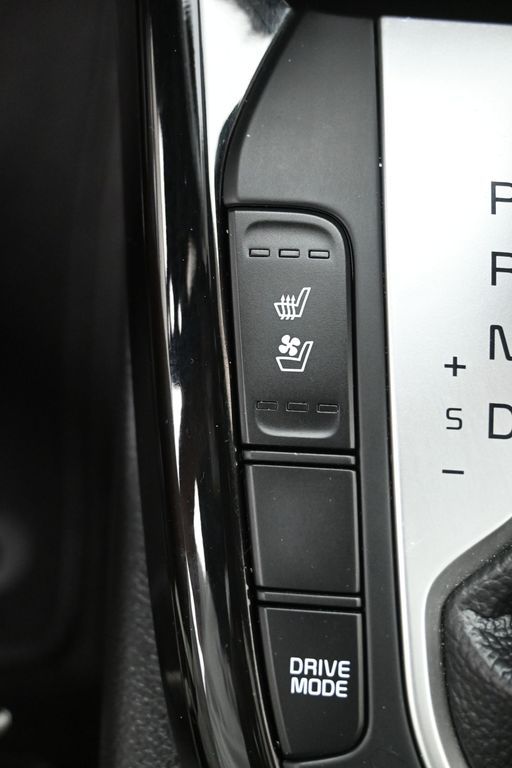 2022 Kia FORTE GT-Line - Photo 23