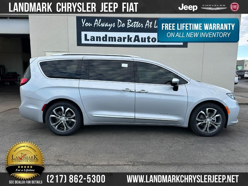 2026 Chrysler Pacifica Pinnacle's photo