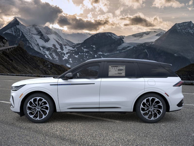 2025 Lincoln Nautilus Reserve photo 3