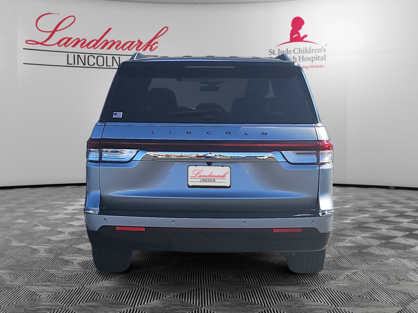 2022 Lincoln Navigator Black Label photo 3
