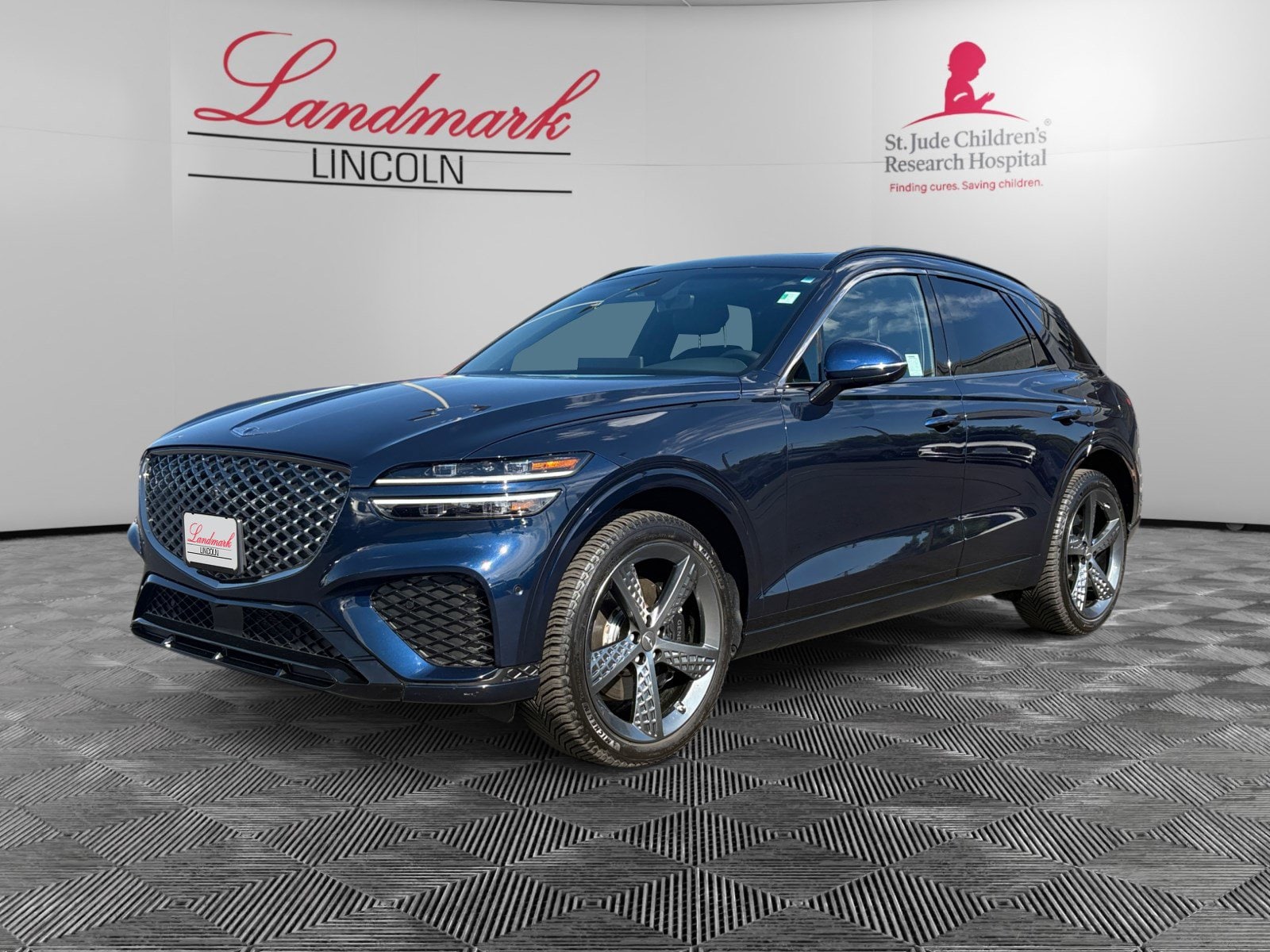 2023 GENESIS GV70 Standard