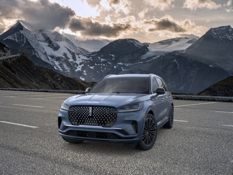 2025 Lincoln Aviator Black Label photo 2
