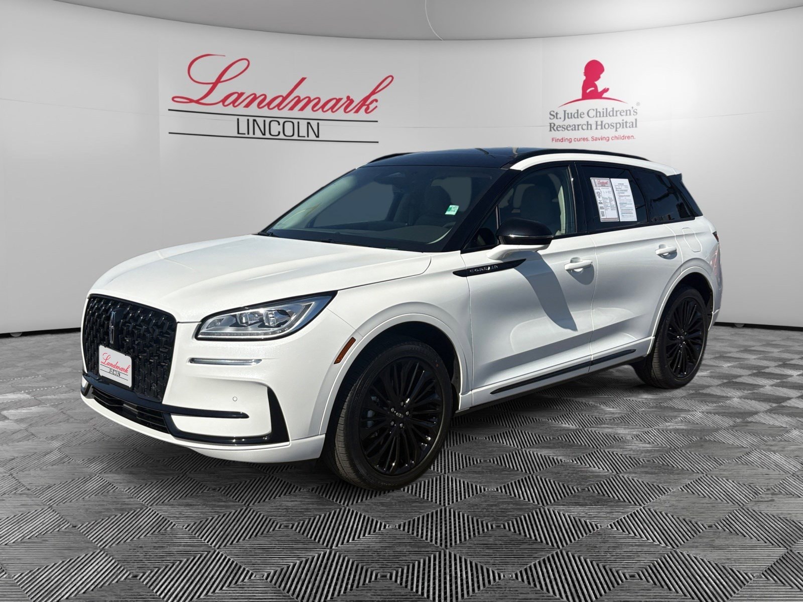 2024 Lincoln Corsair Reserve AWD's photo