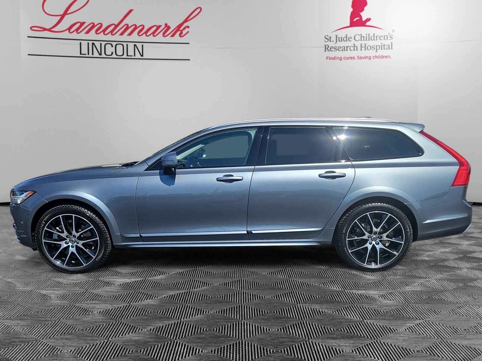 Used 2018 Volvo V90 Cross Country Ocean Race with VIN YV4A22NL7J1015567 for sale in Englewood, CO