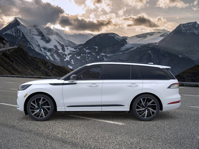 2026 Lincoln Aviator Black Label photo 3