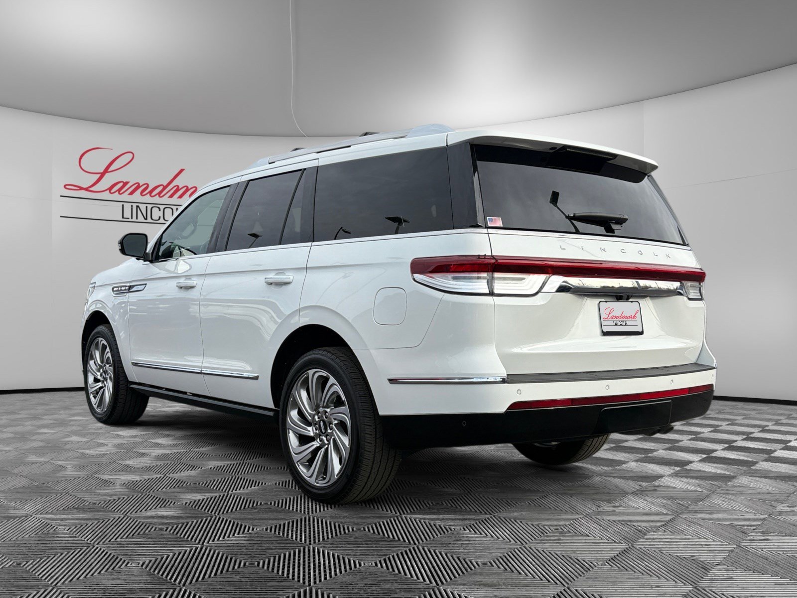 2024 Lincoln Navigator Premiere photo 3
