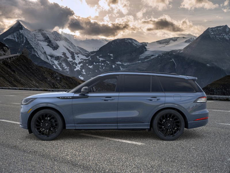 2025 Lincoln Aviator Reserve photo 3