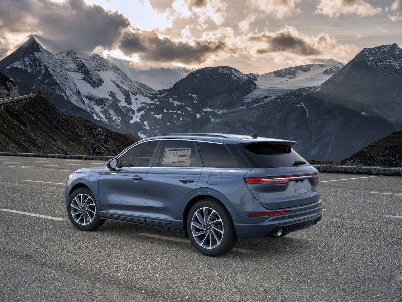2025 Lincoln Corsair Grand Touring photo 3