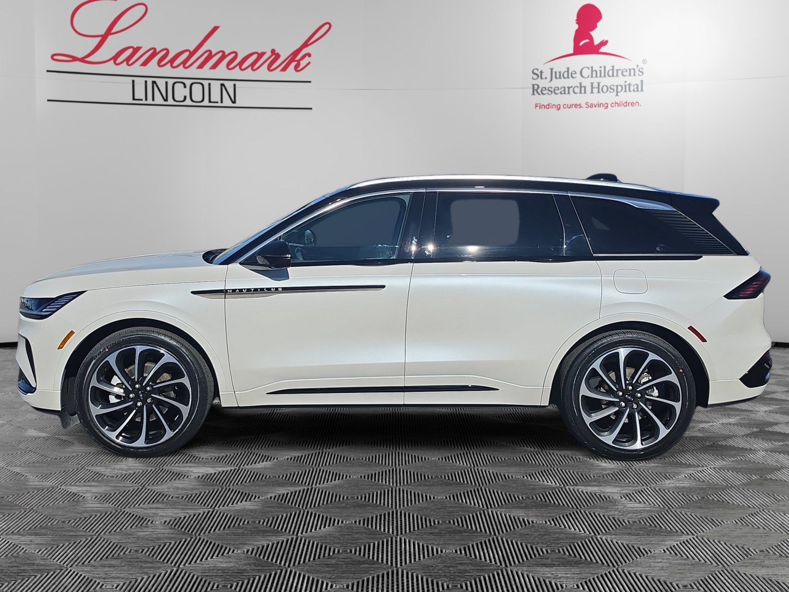Certified 2025 Lincoln Nautilus Black Label Black Label AWD