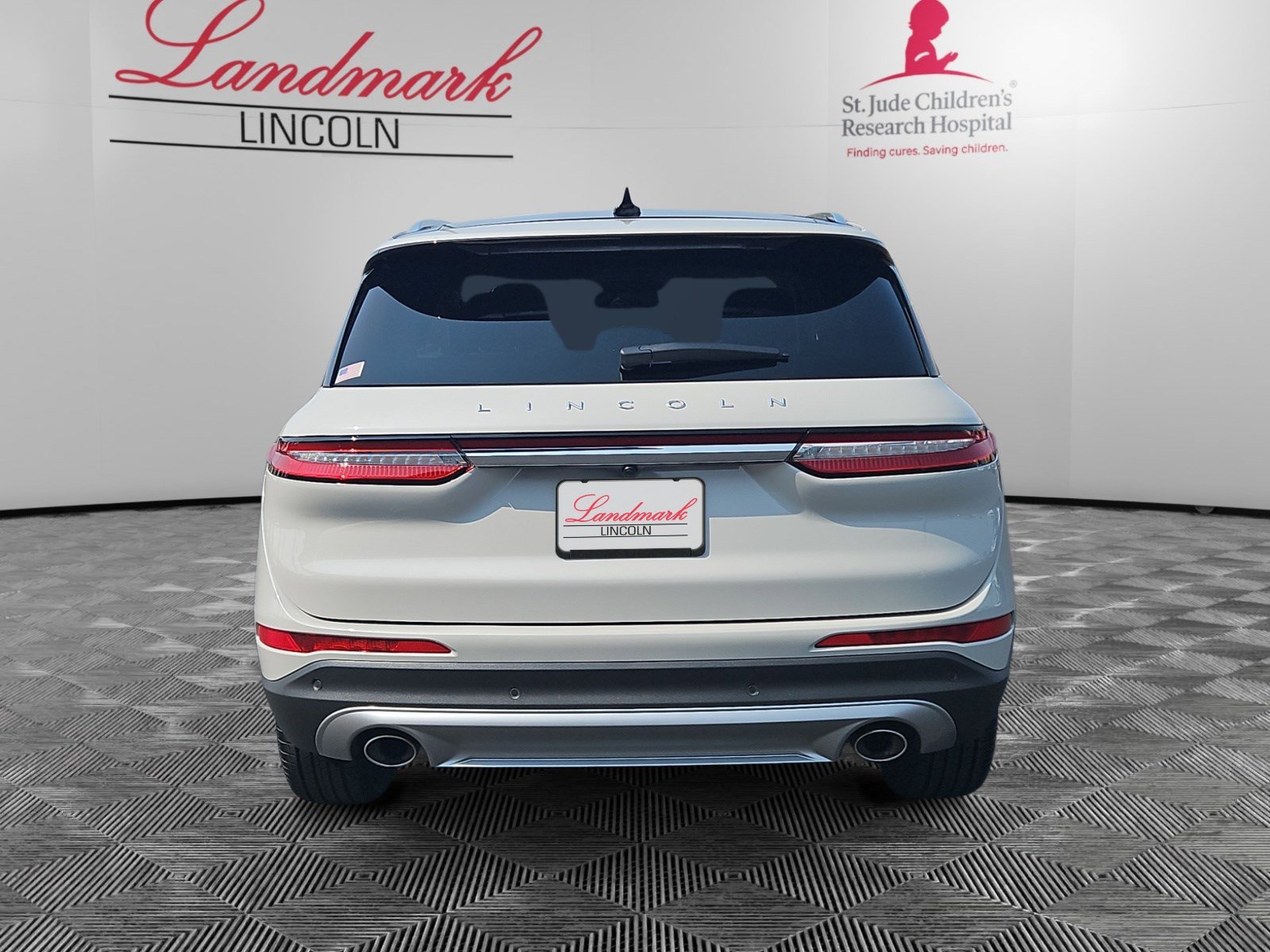 2022 Lincoln Corsair Standard photo 4