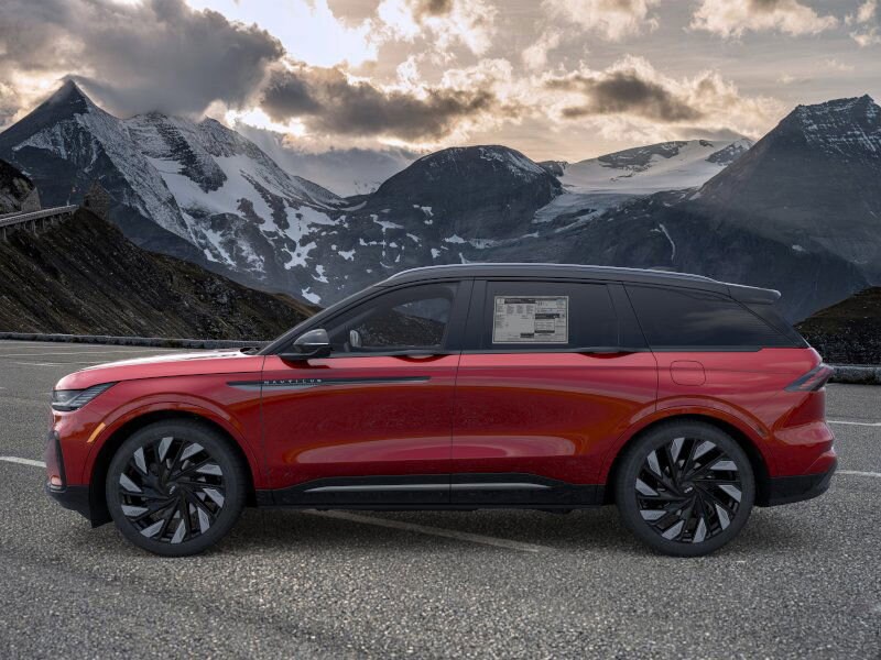 2026 Lincoln Nautilus Reserve photo 3