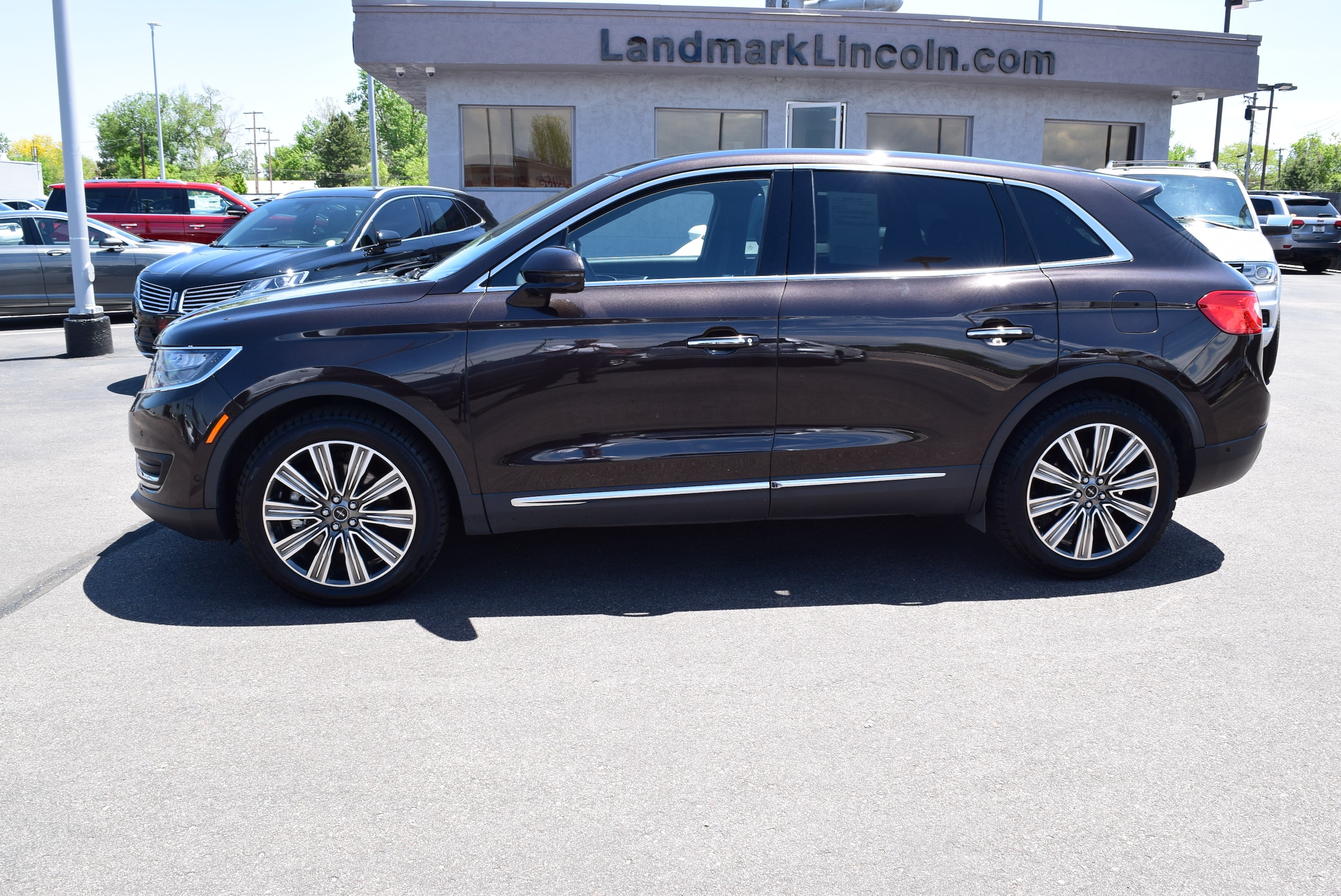 New and Used Lincoln Car Dealership located in Englewood CO Landmark