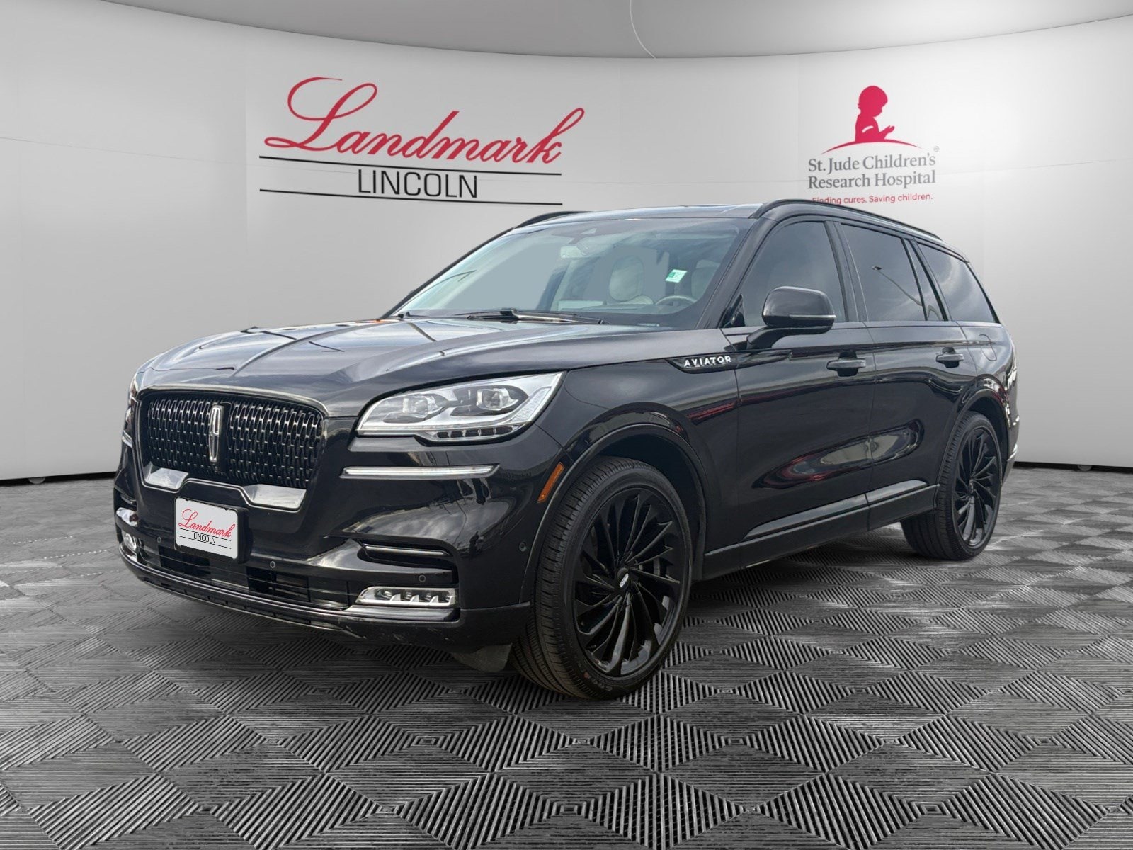 2023 Lincoln Aviator Black Label's photo