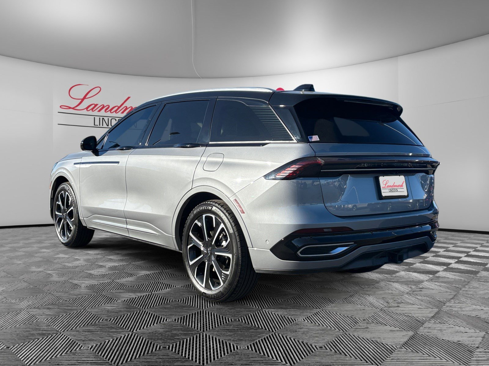 2024 Lincoln Nautilus Reserve photo 3