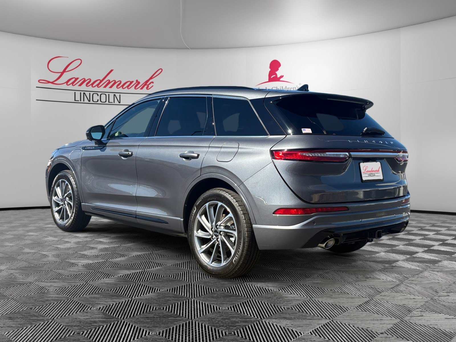2025 Lincoln Corsair Grand Touring photo 2
